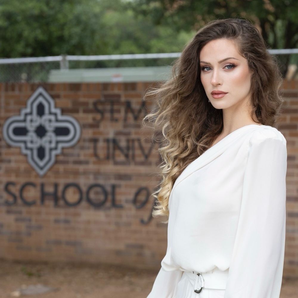 Meet your Posher, Julia